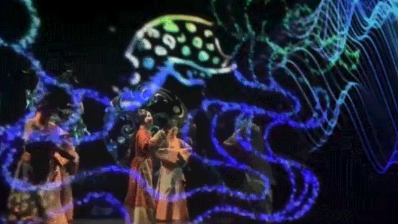 馬王堆復(fù)原動(dòng)態(tài)展《一念·辛追夢(mèng)》以多媒體視覺影像，為觀眾提供沉浸式視聽感受。