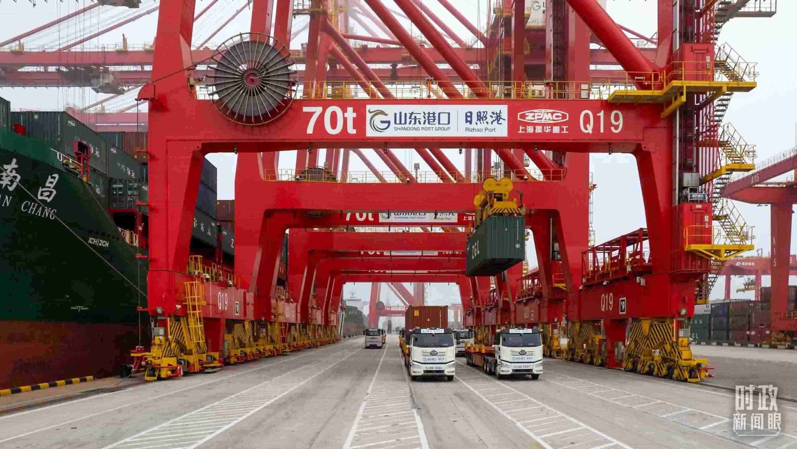 山東日照港。（總臺(tái)國(guó)廣記者李晉拍攝）