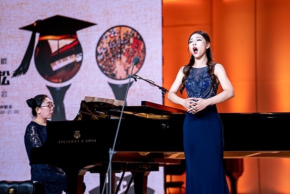 會(huì)議現(xiàn)場(chǎng)。學(xué)校供圖