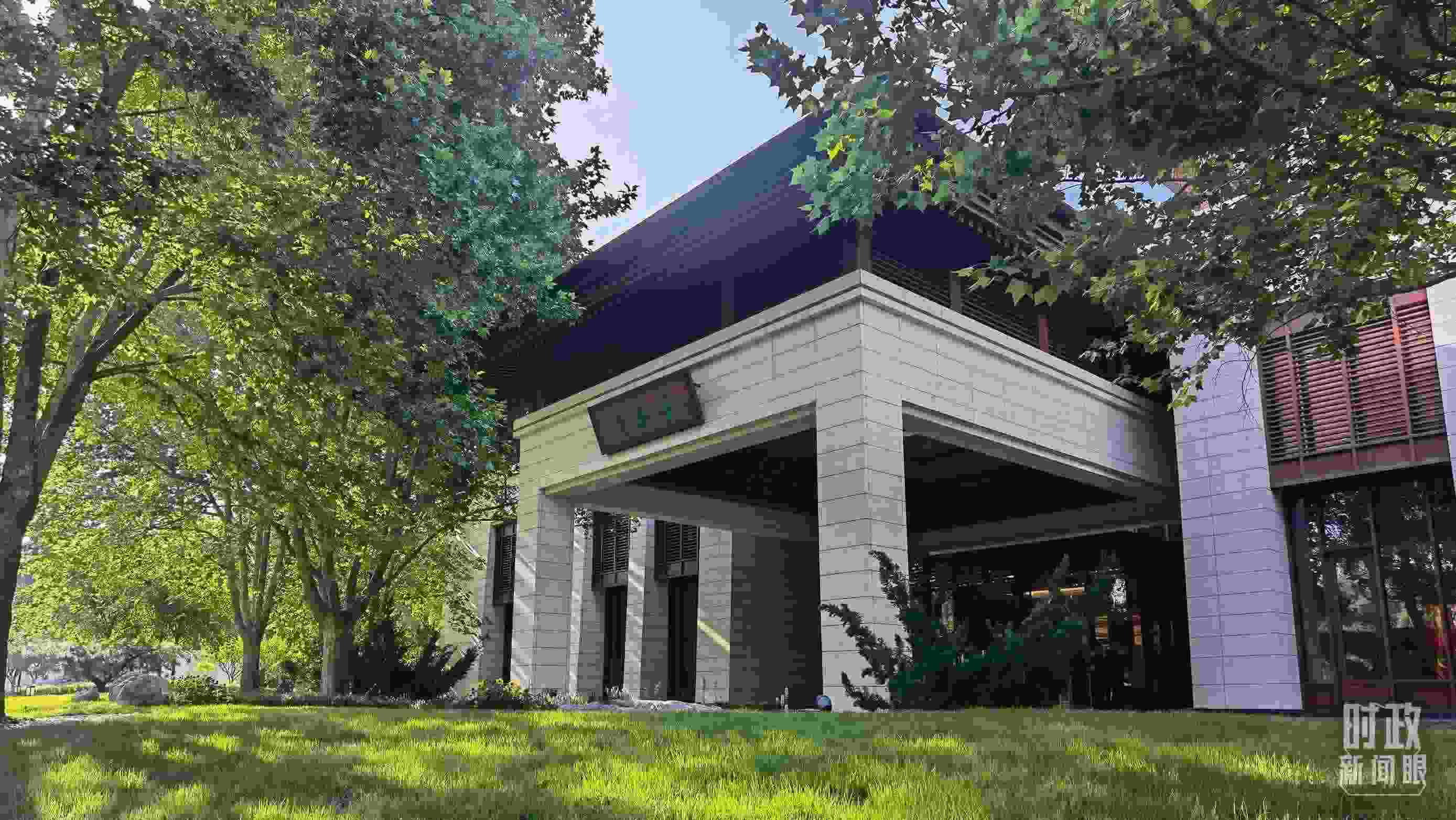 △釣魚臺(tái)芳華苑。（總臺(tái)央視記者石丞拍攝）