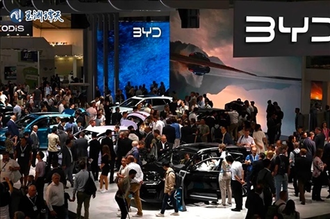 中國新能源汽車亮相德國車展，引發(fā)圍觀