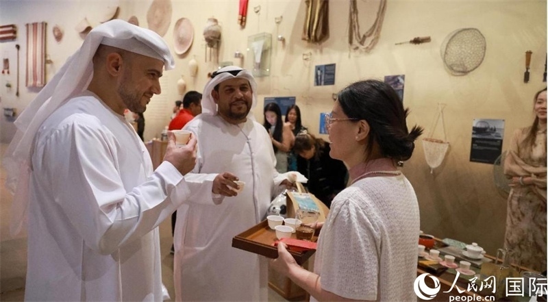 品茶交流。人民網(wǎng)記者 管克江攝