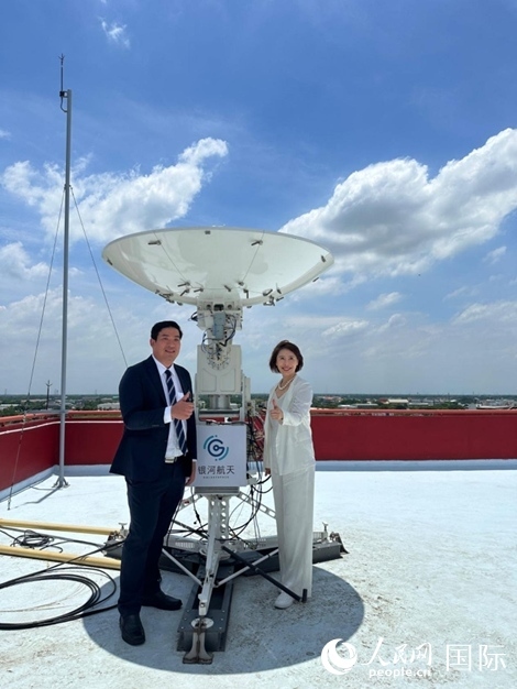 中泰兩國校企合作共贏。左為馬漢科理工大學(xué)校長(zhǎng)帕納威·普卡亞多，右為銀河航天聯(lián)合創(chuàng)始人劉暢。人民網(wǎng)記者 簡(jiǎn)承淵攝