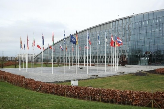  這是2月15日在比利時(shí)布魯塞爾拍攝的北約總部一角。為期一天的北約成員國(guó)國(guó)防部長(zhǎng)會(huì)議15日在比利時(shí)首都布魯塞爾結(jié)束。會(huì)議就加強(qiáng)北約的威懾和防御以及對(duì)烏克蘭的支持等問(wèn)題展開(kāi)討論。新華社記者趙丁喆攝