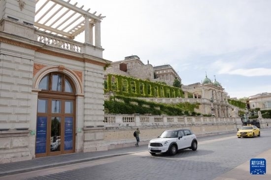 這是7月1日在匈牙利布達(dá)佩斯拍攝的匈牙利作為歐盟輪值主席國(guó)舉辦系列活動(dòng)的場(chǎng)地外景。新華社發(fā)（弗爾季·奧蒂洛攝）