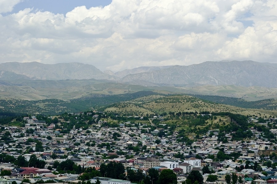 這是2024年6月13日拍攝的塔吉克斯坦首都杜尚別城市風(fēng)光。新華社記者 鄭開君 攝