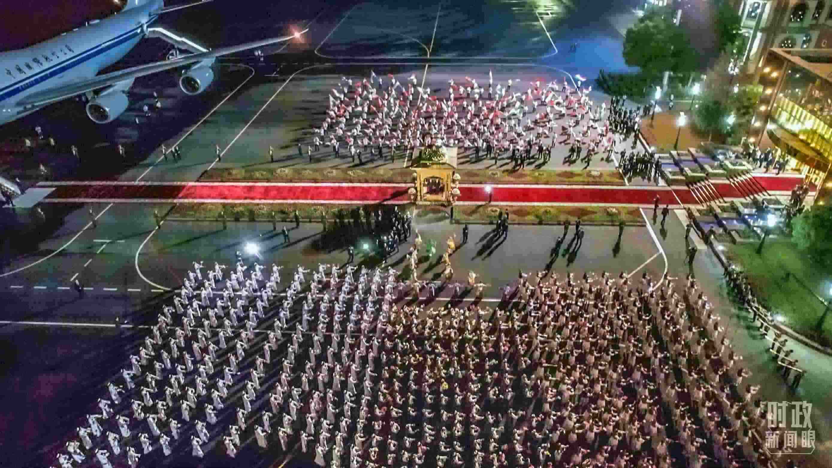 △塔方在機場舉行的盛大迎賓儀式。（總臺央視記者邢彬）