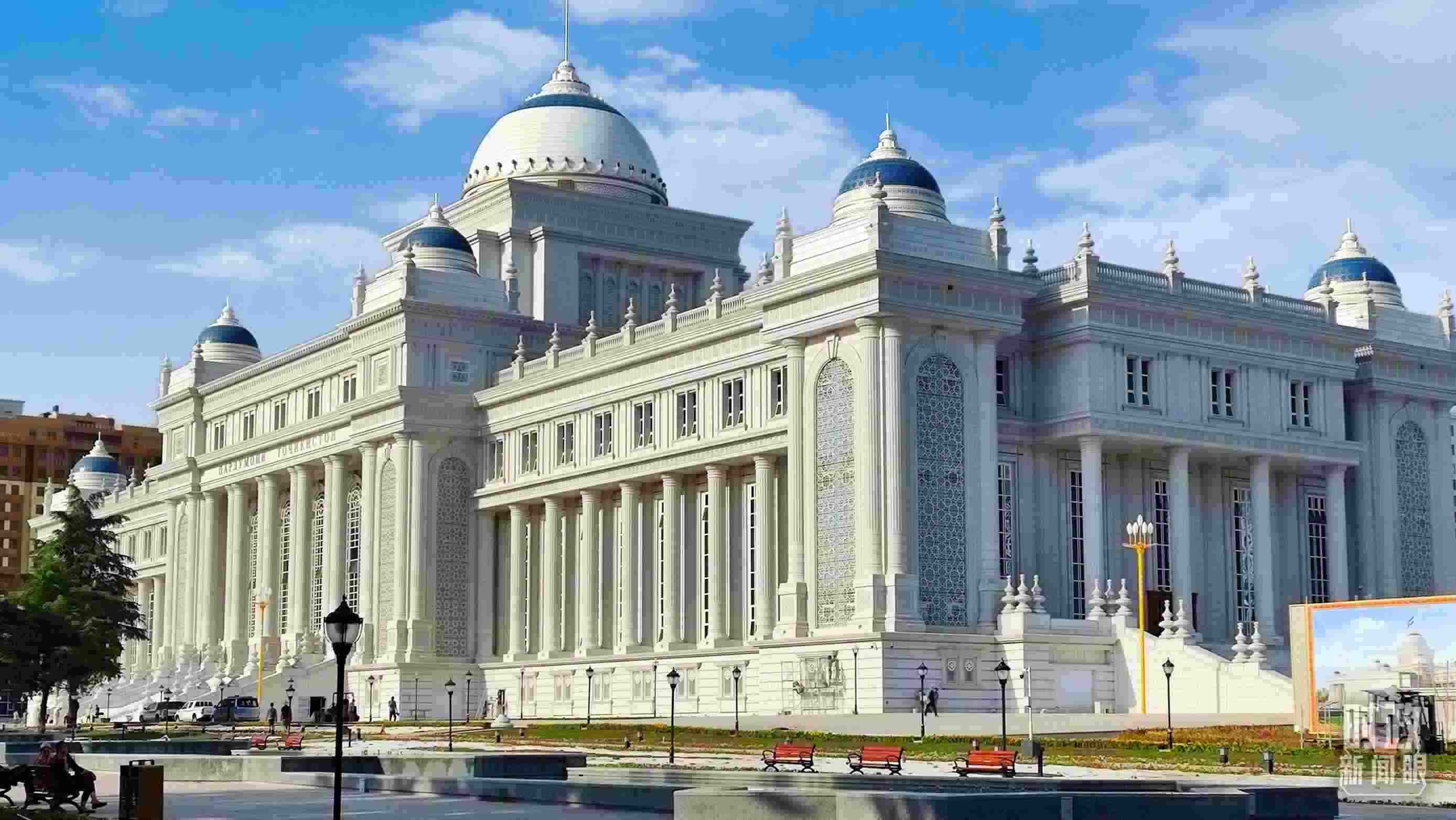 △中方援建塔議會大樓。（總臺記者員志軍拍攝）