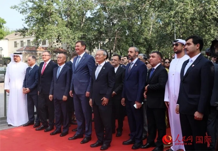 上合組織秘書長及成員國駐華使節(jié)參加活動。人民網(wǎng) 俄布拉依·對山攝