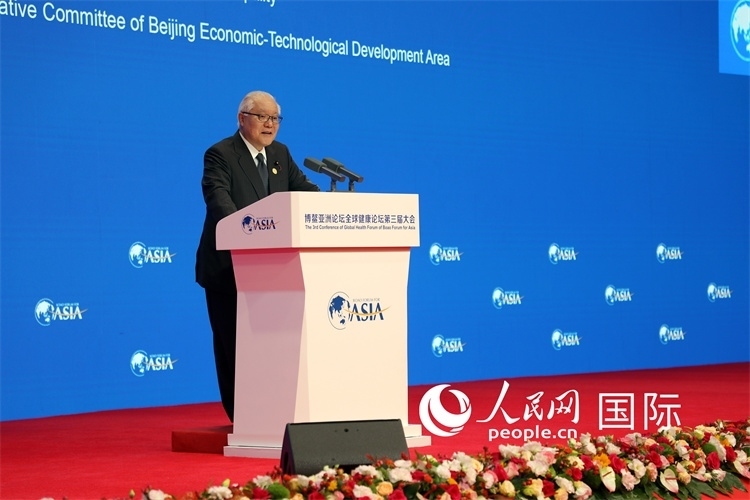 日本厚生勞動(dòng)大臣武見敬三在開幕式上致辭。人民網(wǎng)記者趙益普攝