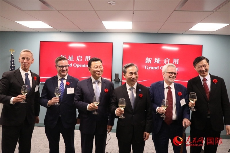 4、美中貿(mào)易全國委員會會長克雷格·艾倫、美國商會高級副會長傅瑞偉等美國工商界代表出席活動。 人民網(wǎng)記者 李志偉攝