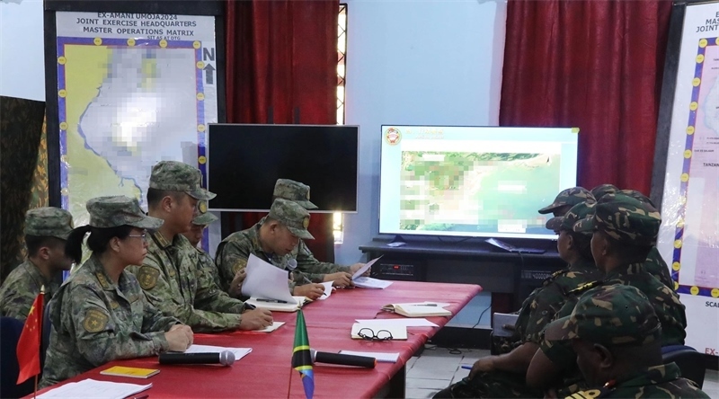 海上指揮所商定細節(jié)。王福攝