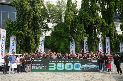 8月3日，中國車企奇瑞在雅加達(dá)舉行活動(dòng)，慶祝在印尼交付第3000輛電動(dòng)汽車OMODA E5。奇瑞汽車印度尼西亞銷售公司供圖