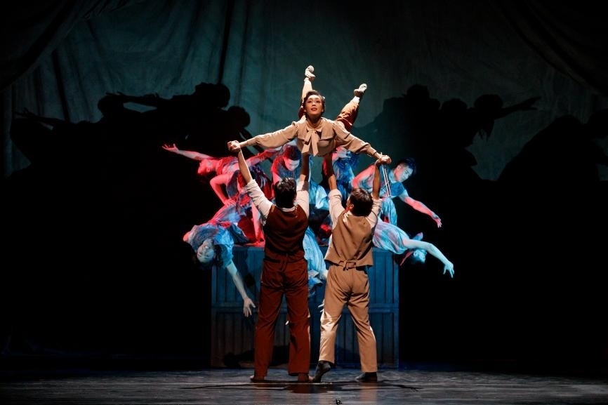 舞劇《熱血當(dāng)歌》演出現(xiàn)場。主辦方供圖