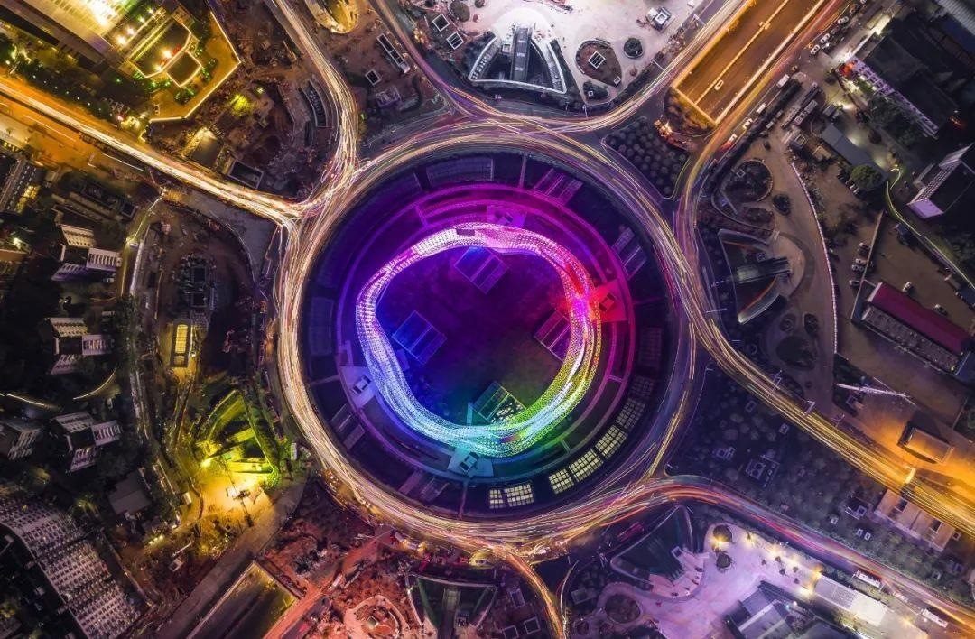 △武漢光谷正發(fā)展成為全國(guó)最大的光電子信息產(chǎn)業(yè)集群。