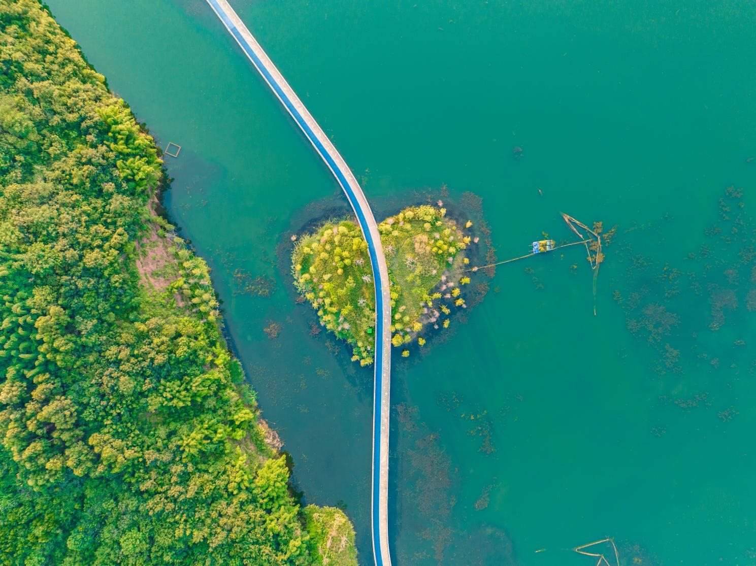 興隆湖棧道。四川天府新區(qū)融媒體中心供圖 攝影：馬驥）