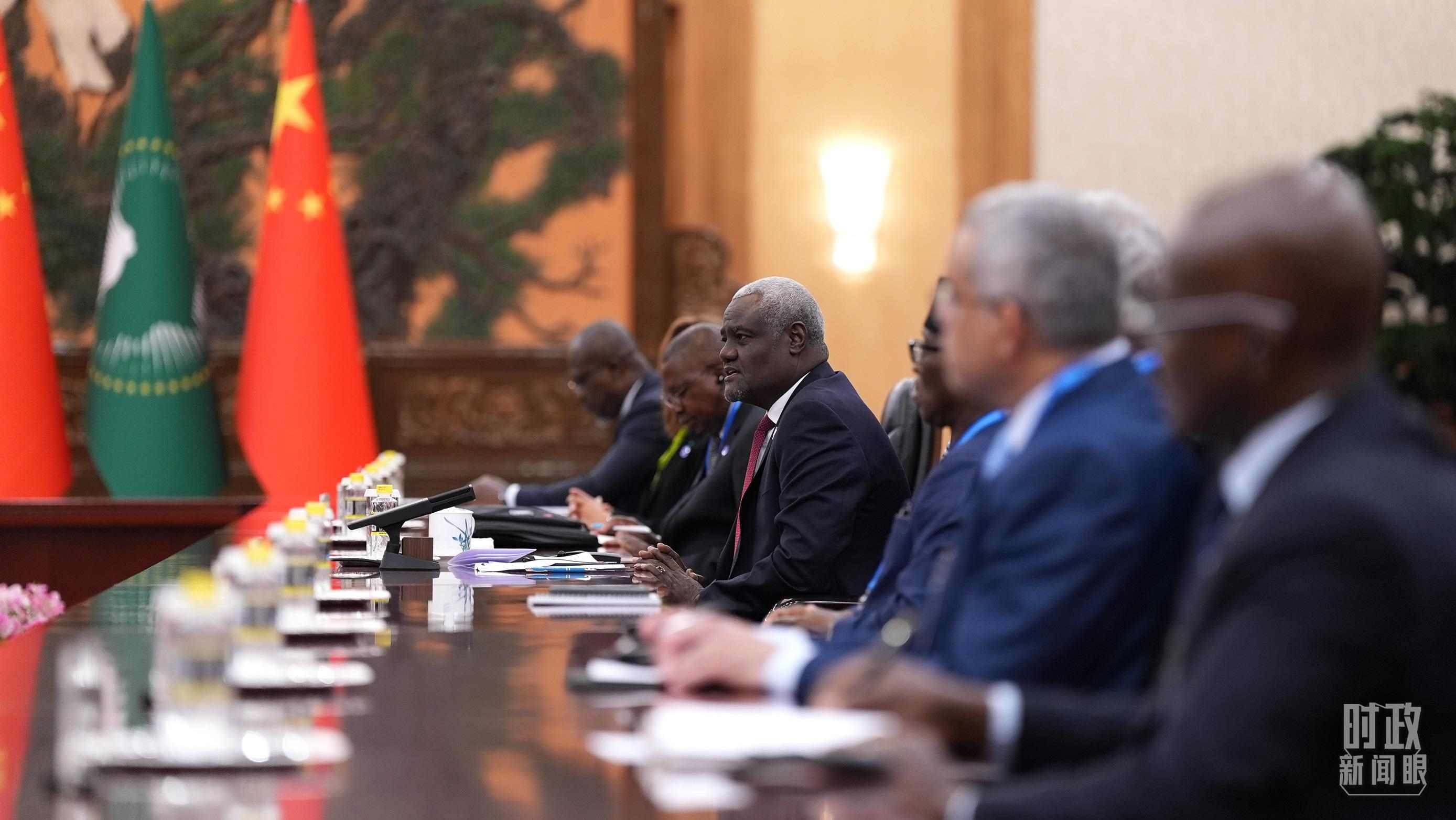  △正在參加會晤的非盟委員會主席。（總臺央視記者彭漢明拍攝）