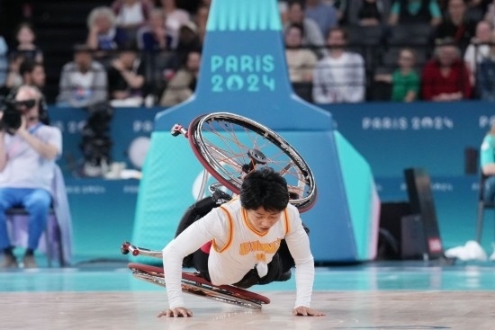 巴黎殘奧會｜“撞車、摔倒，我們都習(xí)慣了”