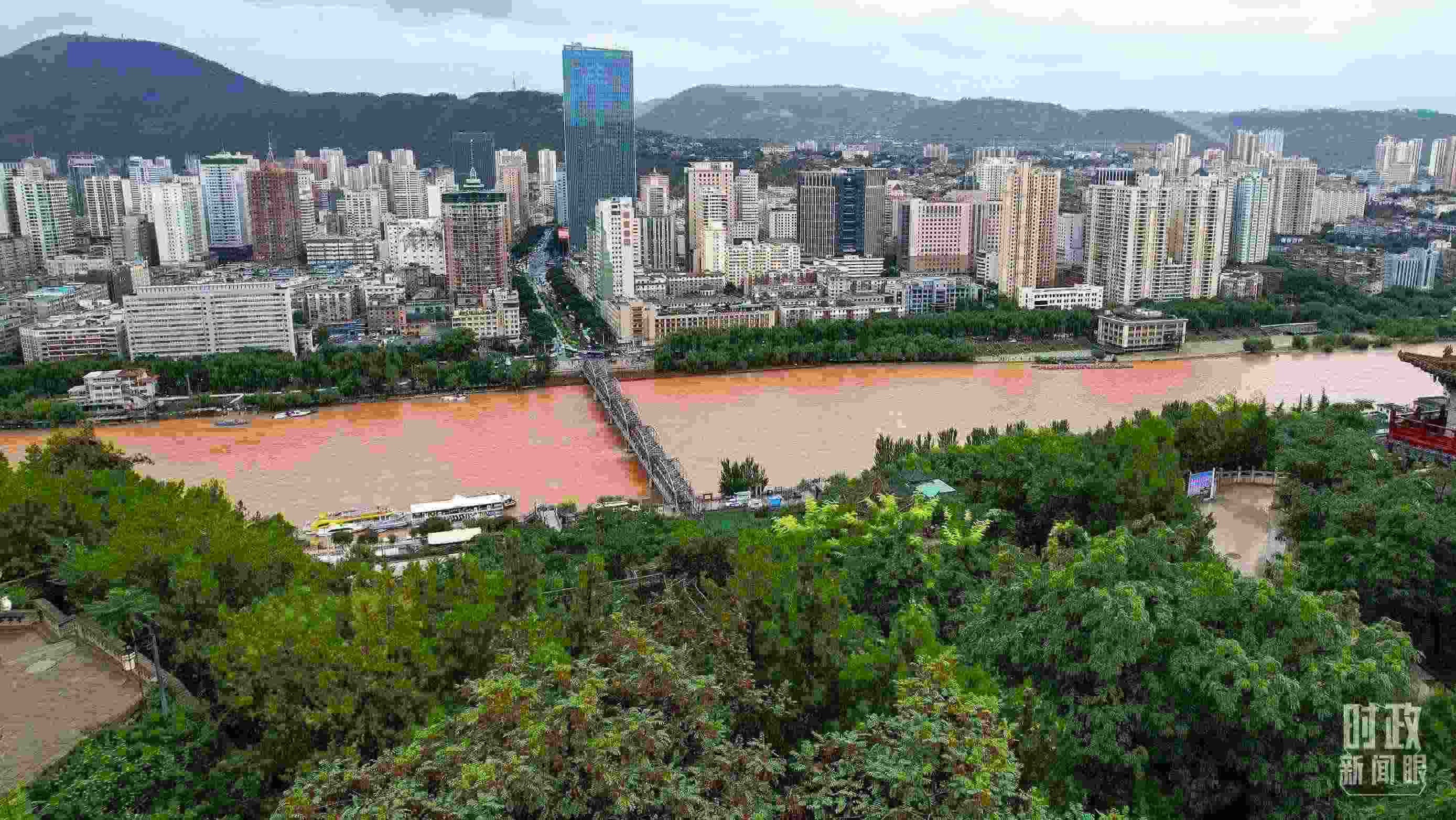 △黃河蘭州中山橋段。（總臺記者馬凌峰拍攝）
