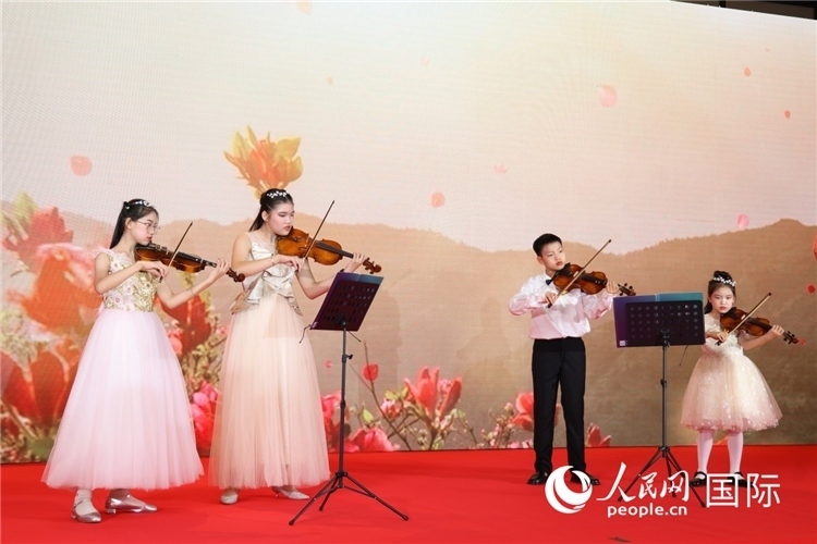 中國青少年樂器表演。人民網(wǎng)記者任皓宇攝