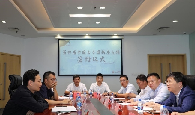 雙方進(jìn)行合作交流。彭奇 攝