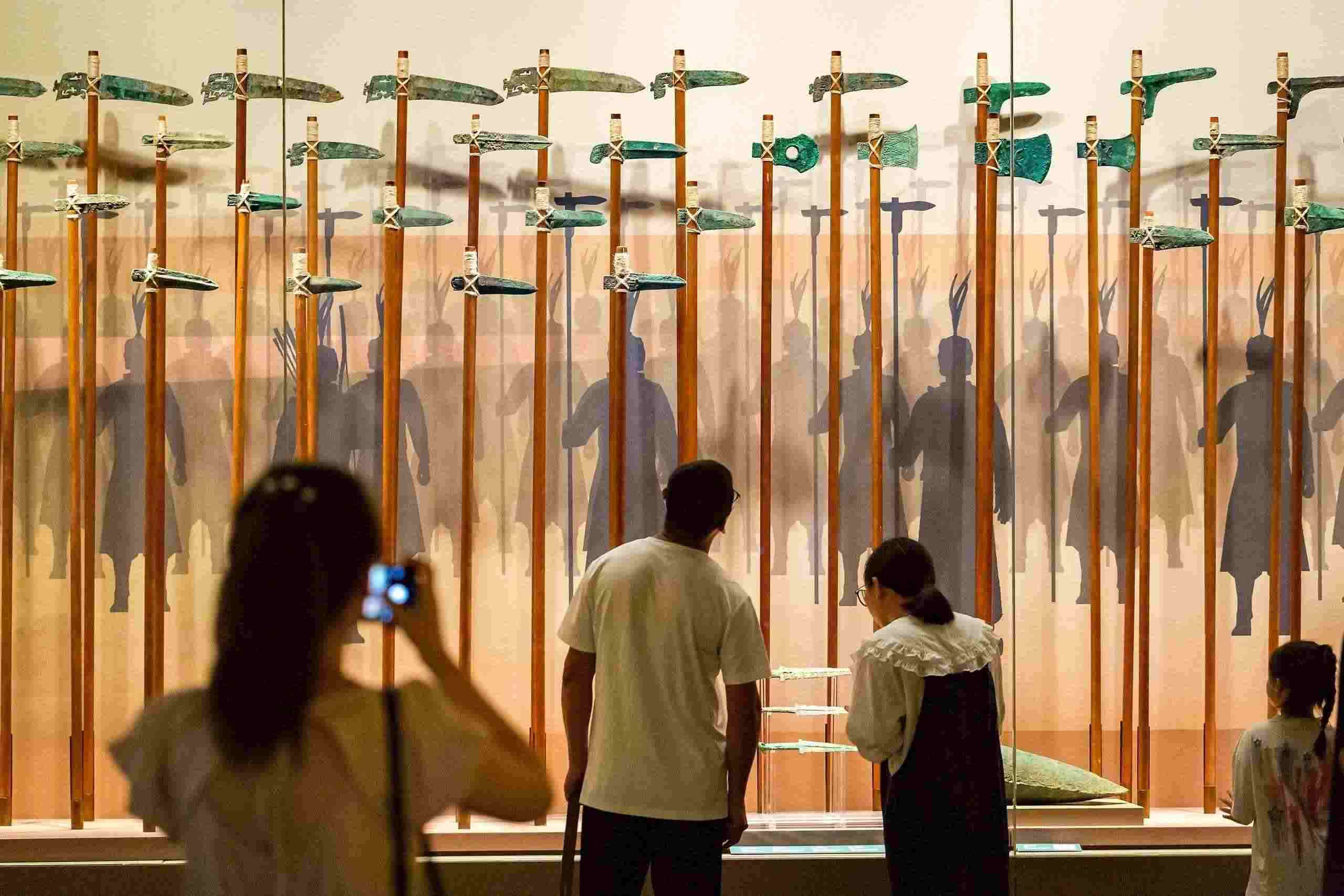 △2024年8月25日，游客在河南省安陽市殷墟博物館參觀。