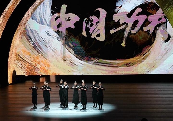 2024年9月19日，演職人員在北京文化論壇專場文藝演出中表演舞劇《詠春》。