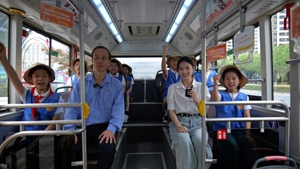 江蘇省太倉市總工會舉行“坐上勞?！畬＞€’跟著榜樣看太倉”直播活動。江蘇省總工會供圖