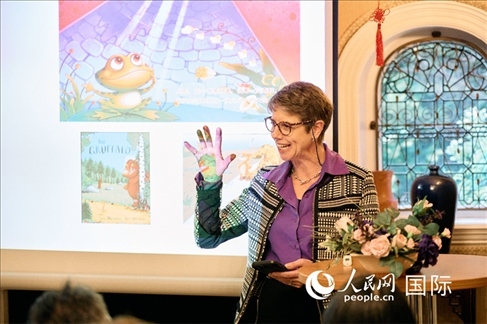 英國筷子俱樂部“接觸中國”項(xiàng)目聯(lián)合負(fù)責(zé)人童海珍致辭 楊浩鵬攝