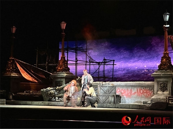 演出現(xiàn)場(chǎng)。人民網(wǎng)記者 簡(jiǎn)承淵攝