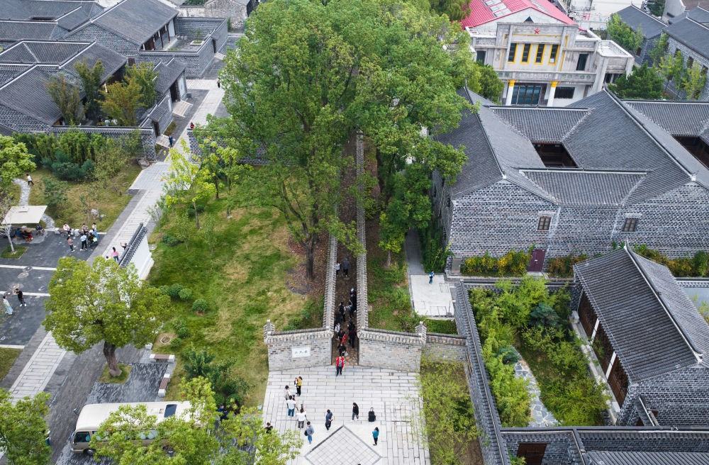 ↑位于安徽省桐城市的六尺巷。