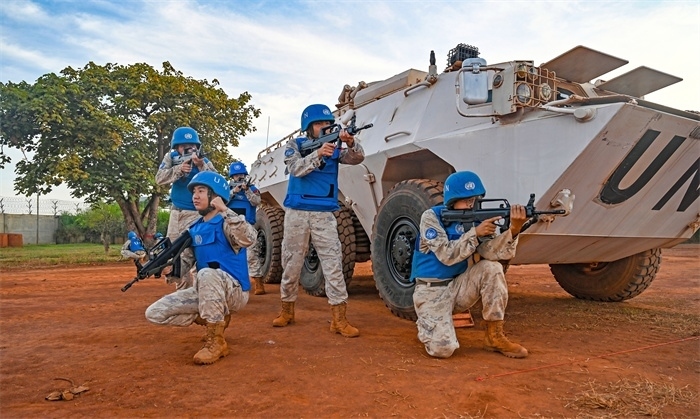 保持防衛(wèi)警戒。孫千攝