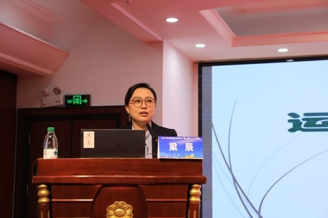 國家體育總局運動醫(yī)學研究所醫(yī)務監(jiān)督中心副主任、中國體育科學學會運動醫(yī)學分會副秘書長梁辰授課。主辦方供圖