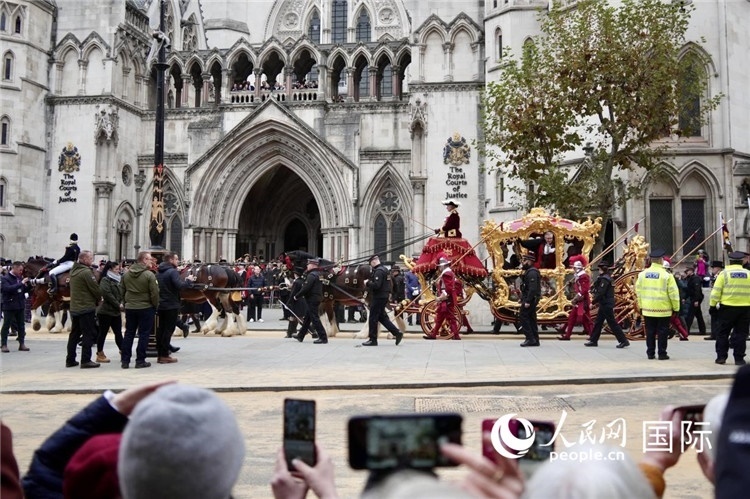 2024倫敦金融城市長就職巡游現場。吳若鳴攝