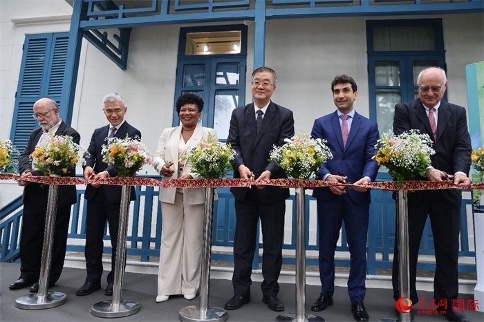 活動(dòng)上，中巴嘉賓共同為“茶緣·中巴友誼園”剪彩，標(biāo)志著中巴友誼園中“茶之道”展覽正式開(kāi)幕。人民網(wǎng)記者 張志文攝