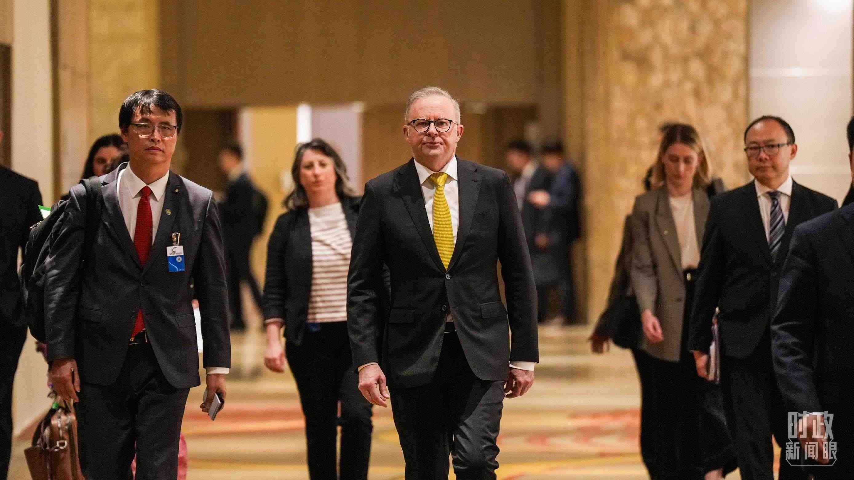 △澳大利亞總理阿爾巴尼斯抵達會見現(xiàn)場。（總臺記者李晉拍攝）