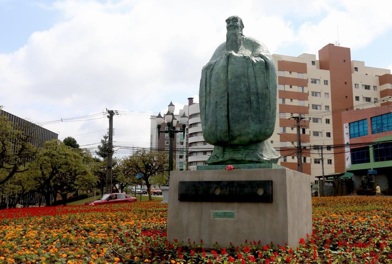 2017年，吳為山雕塑《孔子》立于巴西庫里蒂巴市，該廣場被永久命名為“中國廣場”。中國美術(shù)館供圖