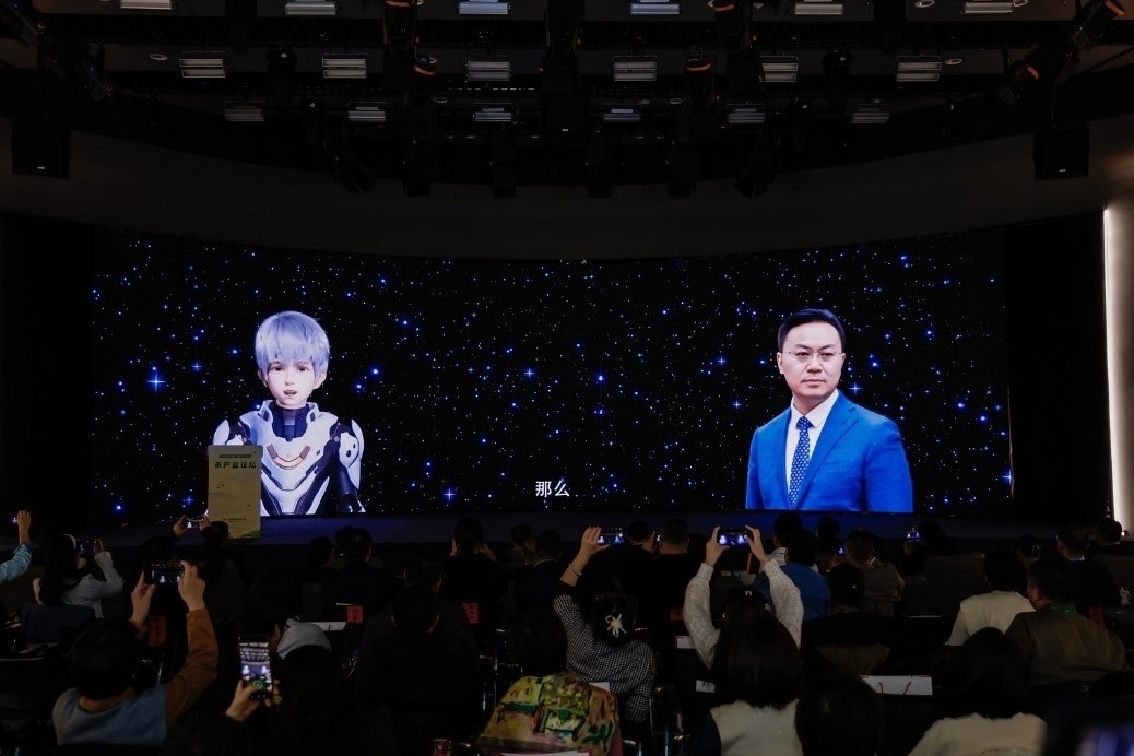 中國工程院院士、湖南師范大學(xué)校長劉仲華與人民網(wǎng)數(shù)字人白澤線上對話