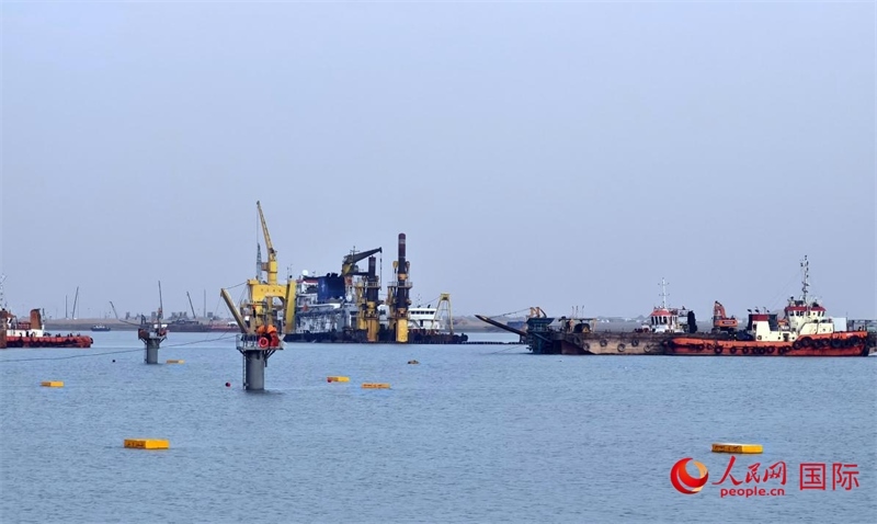 祖拜爾海底隧道施工場景。人民網(wǎng)記者管克江攝