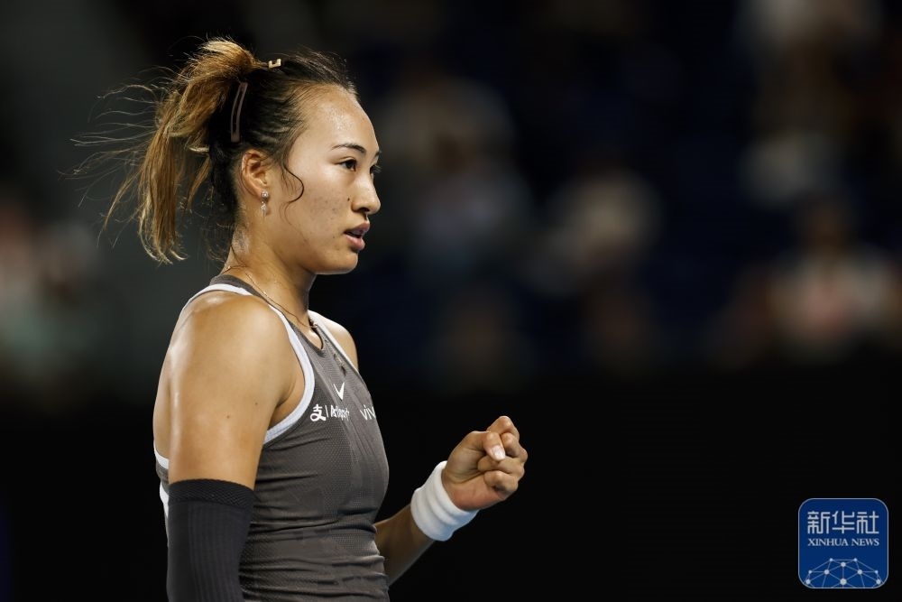 ↑鄭欽文在比賽中慶祝得分。新華社記者 馬平 攝