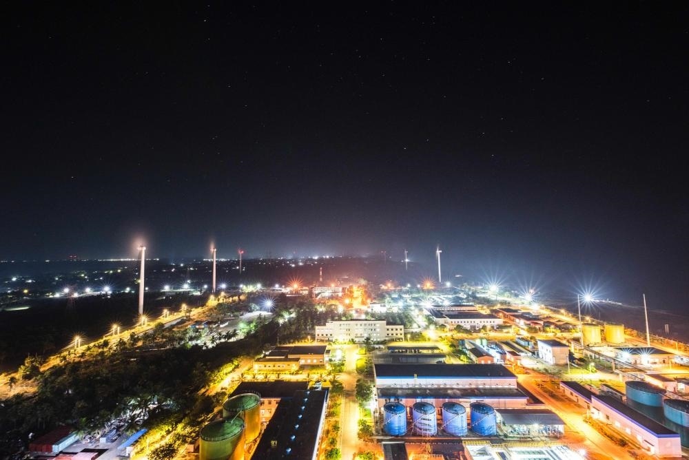 這是斯里蘭卡普特拉姆電站夜景（2020年12月8日攝）。新華社發(fā)（普特拉姆電站供圖）