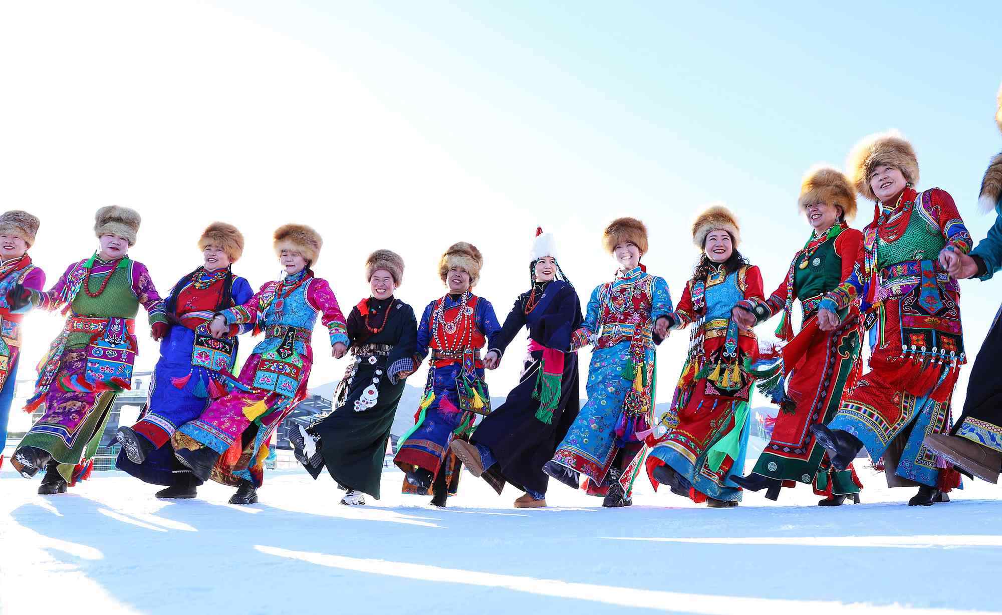 甘肅張掖，雪地千人鍋莊舞表演