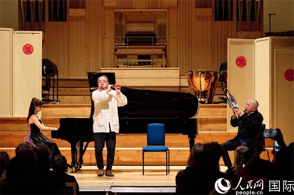 旅英音樂家聯(lián)袂演奏《枉凝眉》。楊浩鵬攝