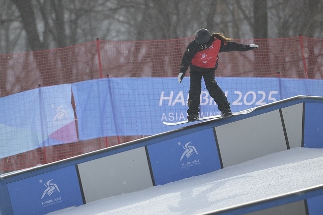 2月8日，張小楠在比賽中。新華社記者 楊冠宇攝