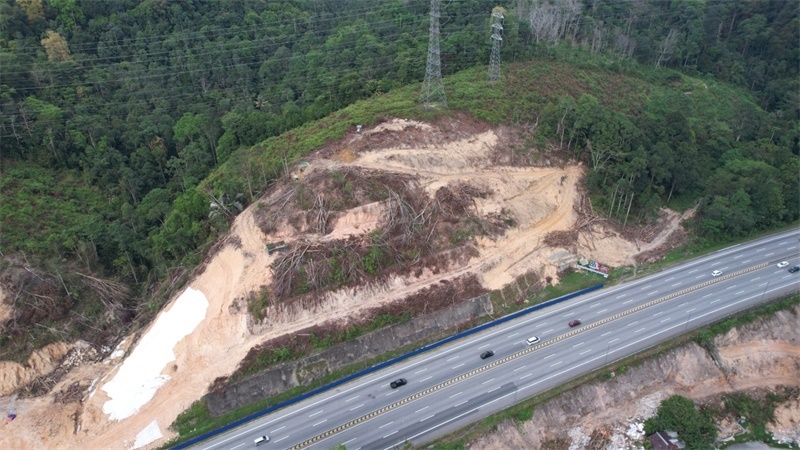 圖為施工現(xiàn)場。 鄧騰亮攝