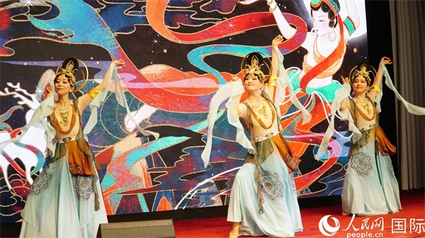 敦煌舞蹈表演。人民網(wǎng) 蔣曉辰攝