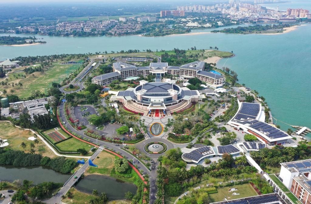 這是3月21日拍攝的博鰲亞洲論壇國際會議中心（無人機(jī)照片）。新華社記者 郭程 攝