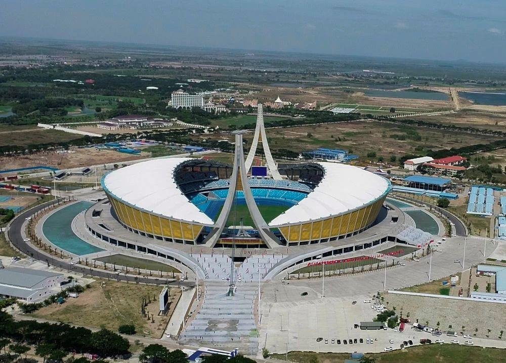 由中國援建的柬埔寨國家體育場項(xiàng)目于2021年12月18日正式啟用。