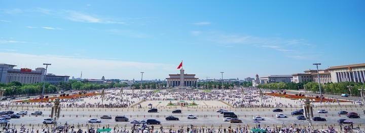 2024年7月17日拍攝的北京天安門(mén)廣場(chǎng)及建筑群。