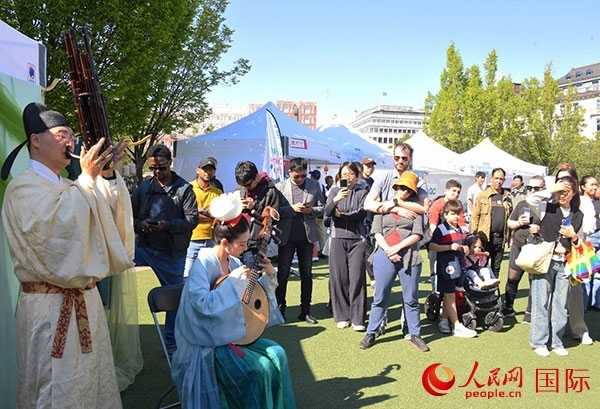 明月民樂工坊展示。人民網(wǎng)記者 殷淼攝